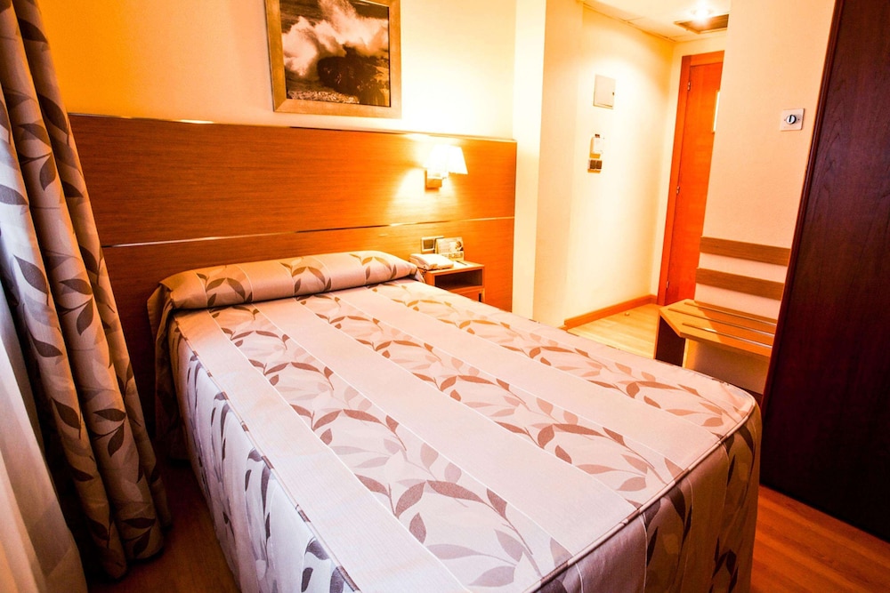 Hotel Sercotel Tres Luces 5/62