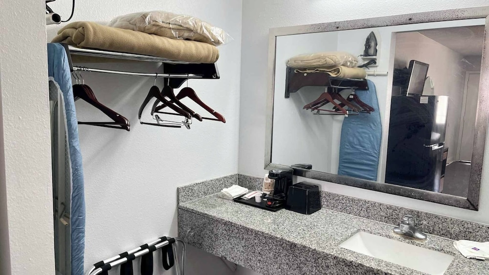 Studio6 Suites Opelousas, LA 54/55