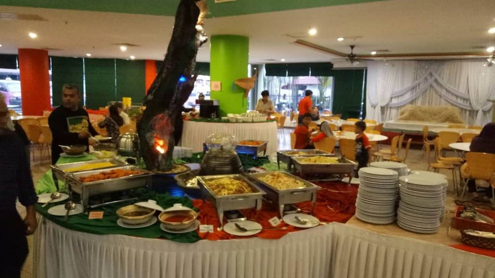 Coral Bay Resort 48/63