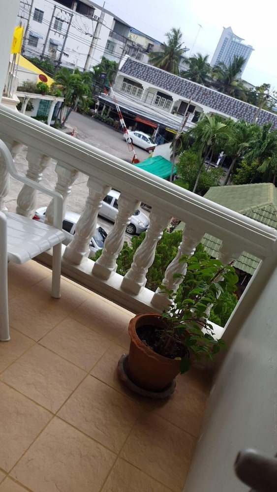 Romeo Palace