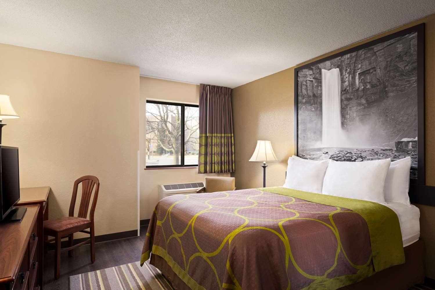 Super 8 By Wyndham Ithaca 4/15