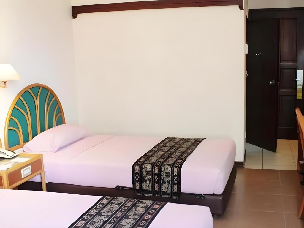 Losari Beach Inn photo2