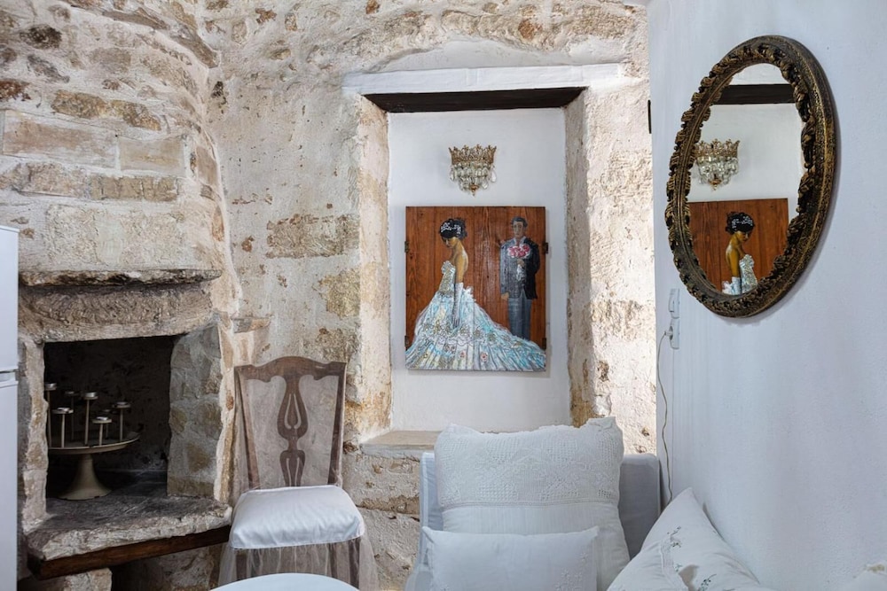 Antonia's House 9/50