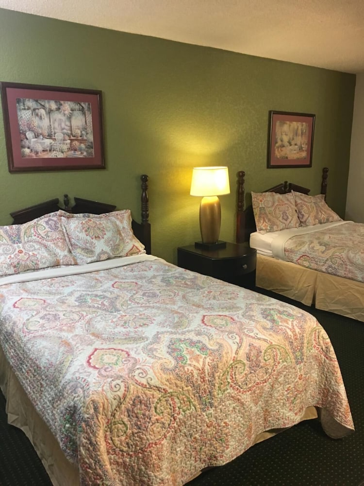 River Valley Inn and Suites 15/42