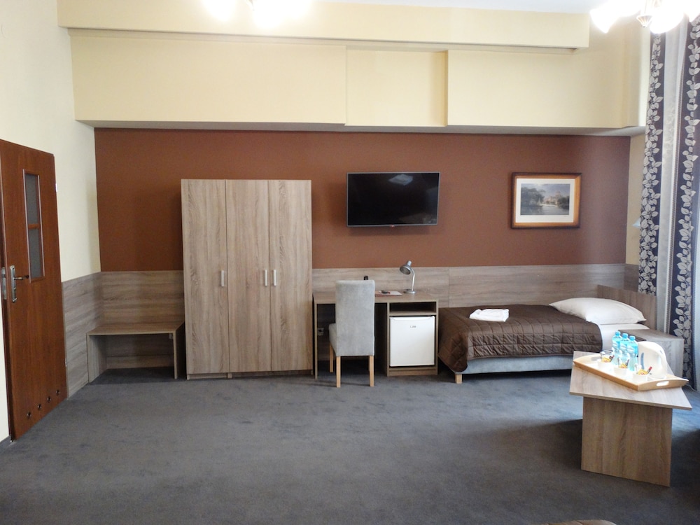 Maksymilian Hotel 41/70