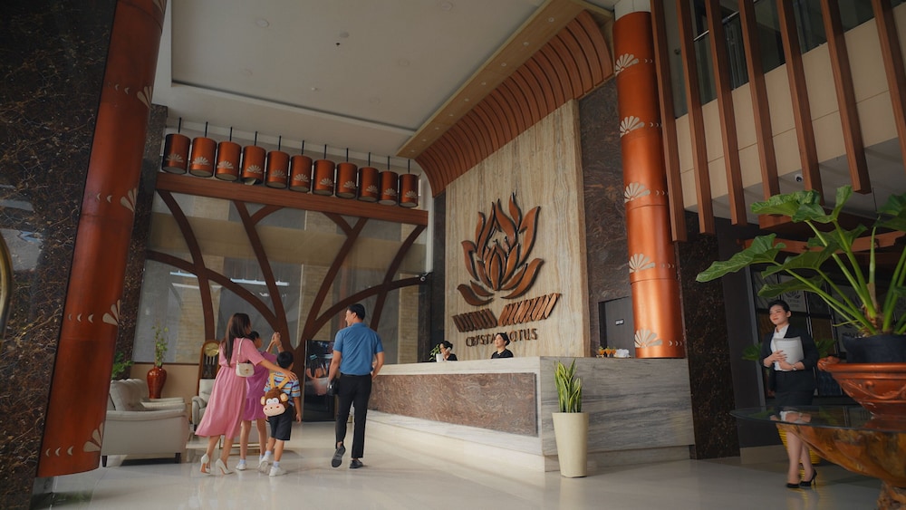 Crystal Lotus Hotel 5/63