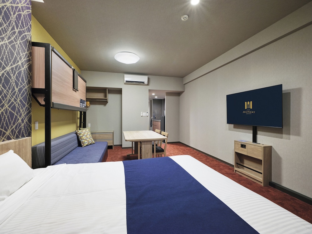 SUPERIOR, KING BED