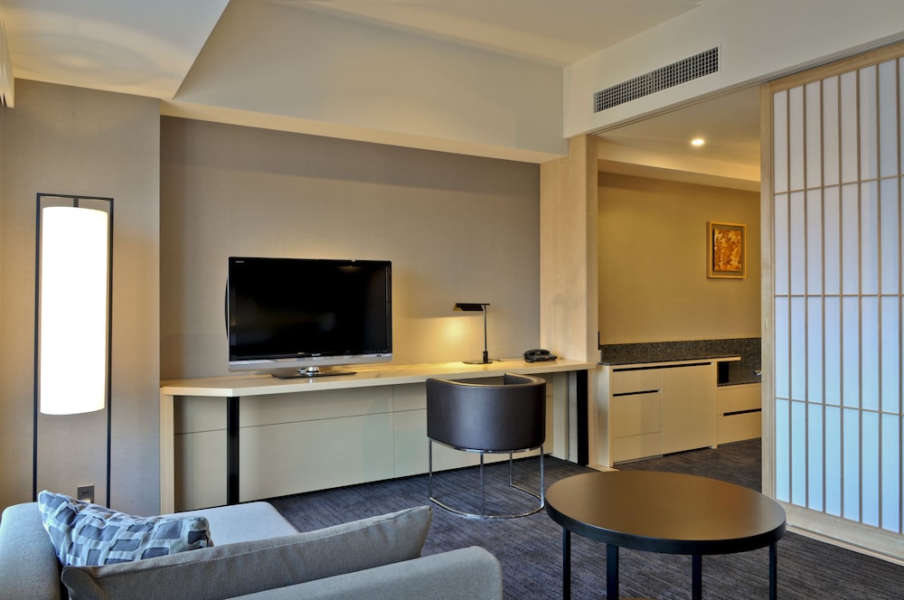 The Capitol Hotel Tokyu 48/74