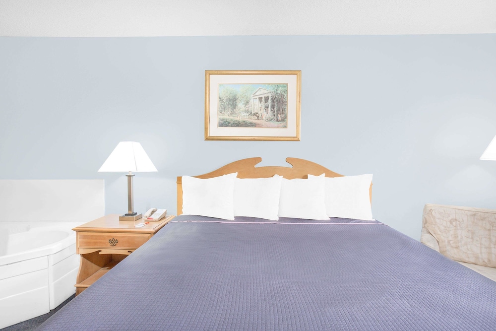 Howard Johnson by Wyndham Staunton 18/34
