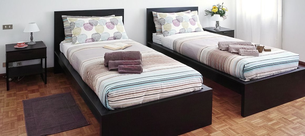 ROOM, TWIN BEDS, PRIVATE BATHROOM