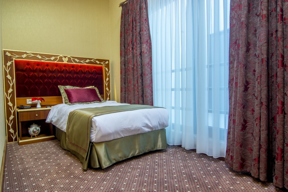 MB DELUXE HOTEL 9/59