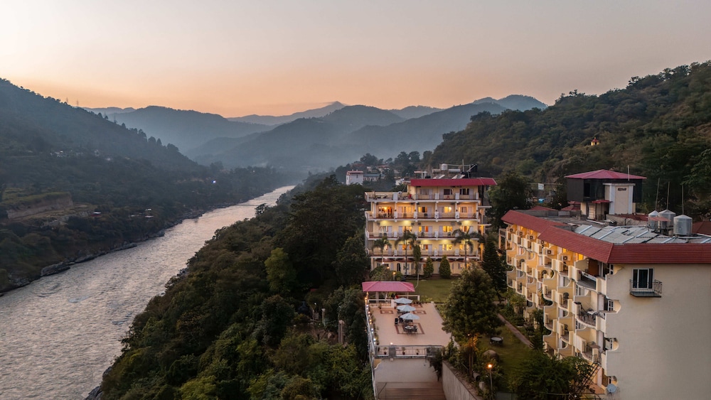 Riverside Resort 40/49
