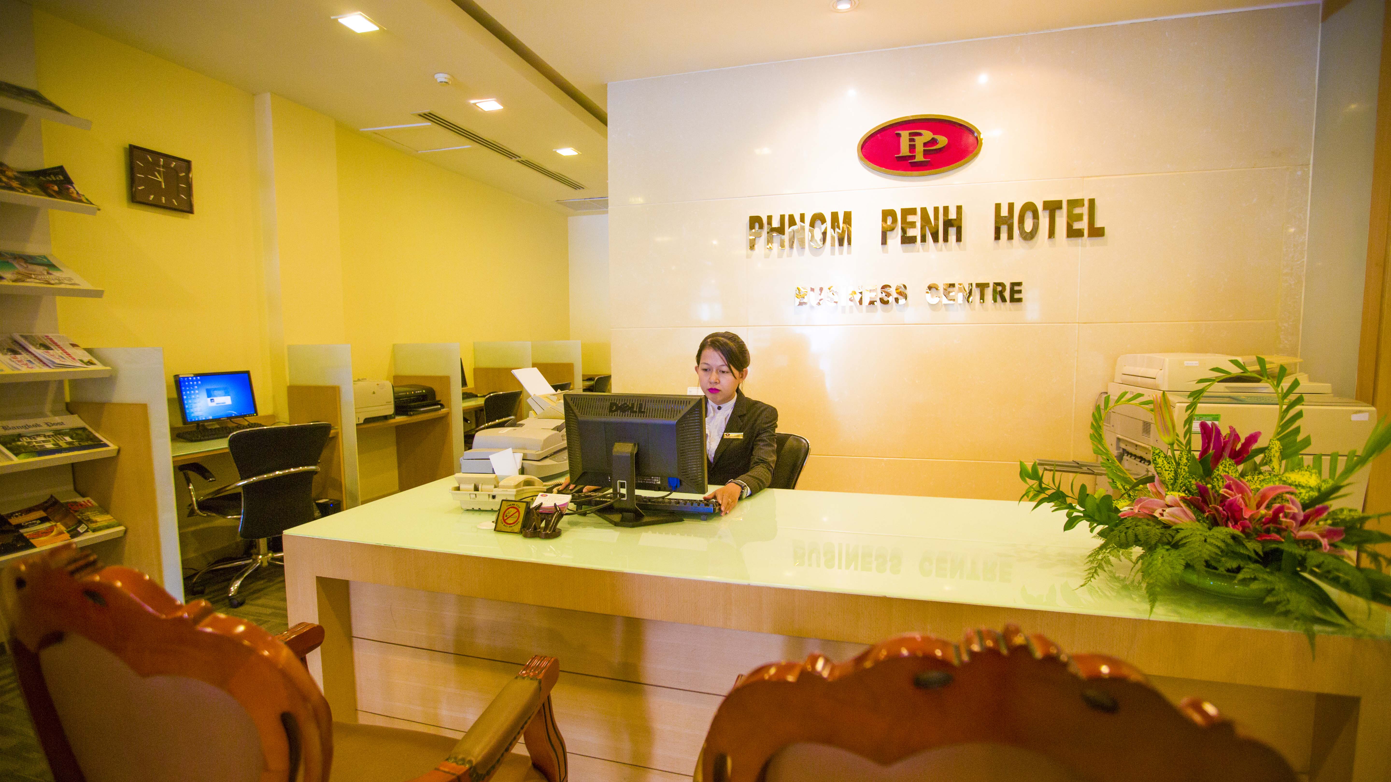 Phnom Penh Hotel 11/75