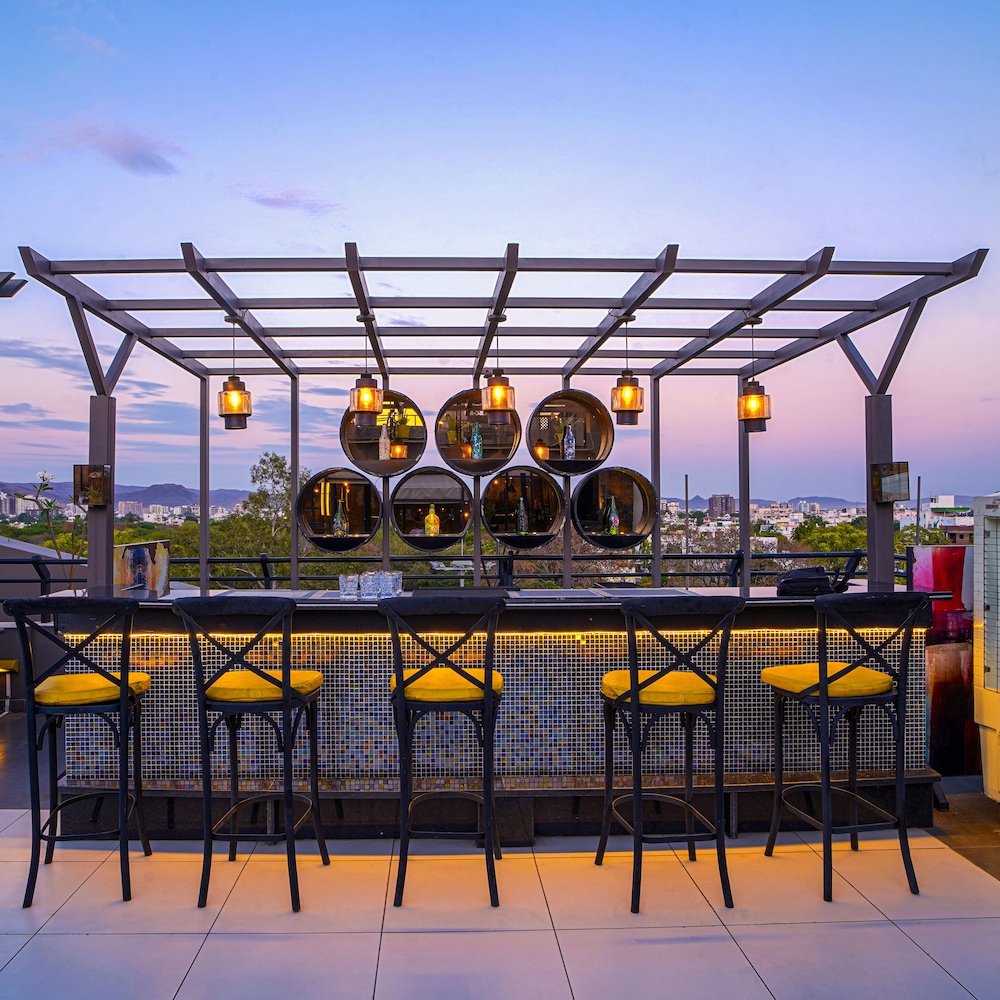 Horizon Hotel 34/49