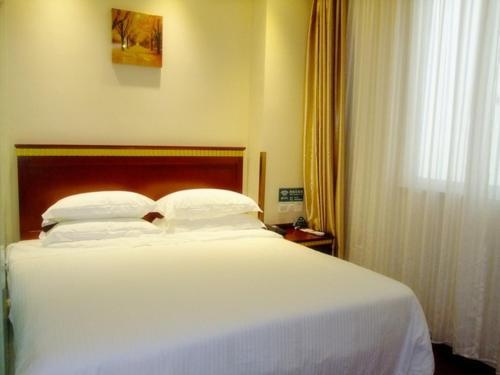 ROOM, TRIPLE