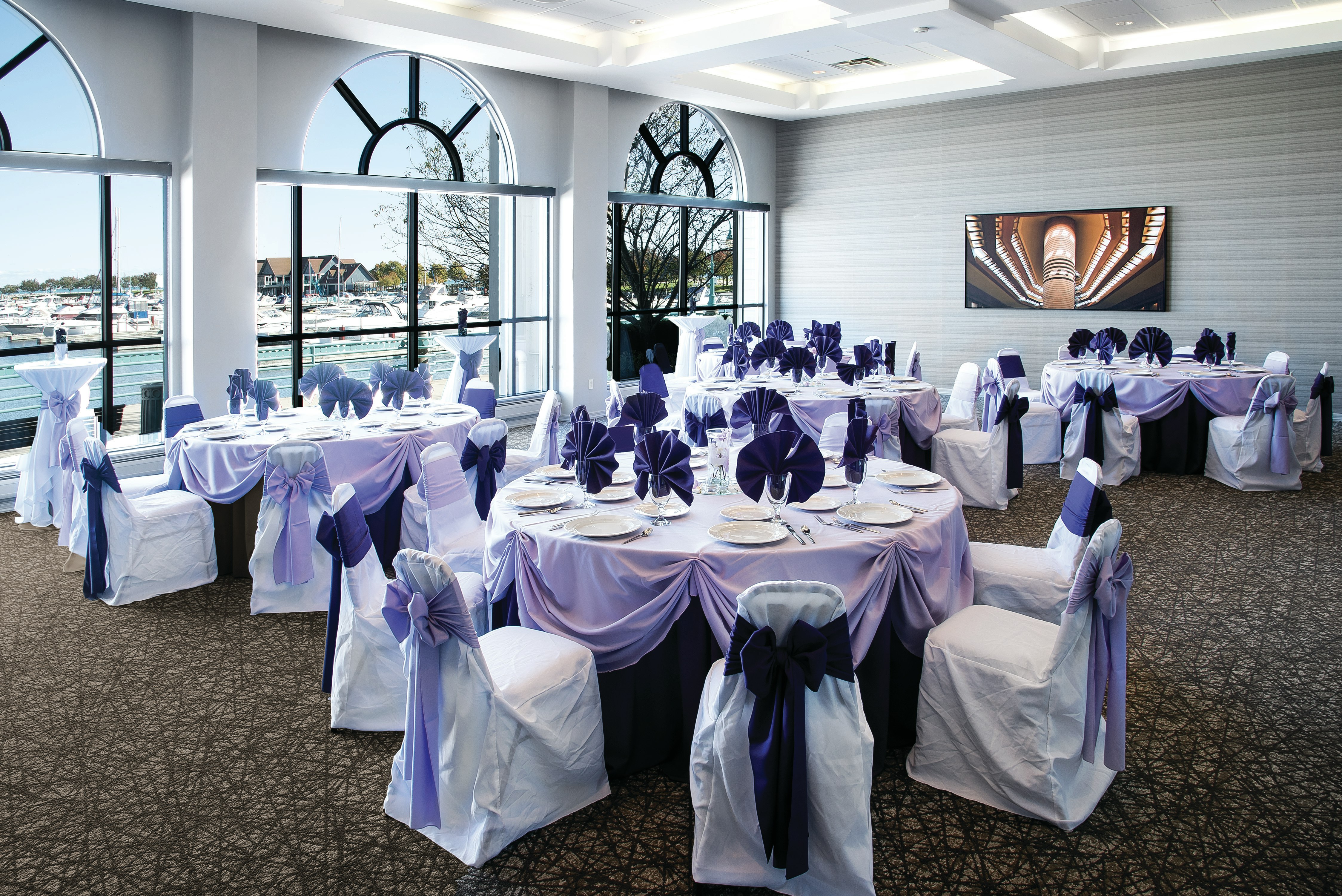 Doubletree by Hilton Hotel Racine Harbourwalk 66/79