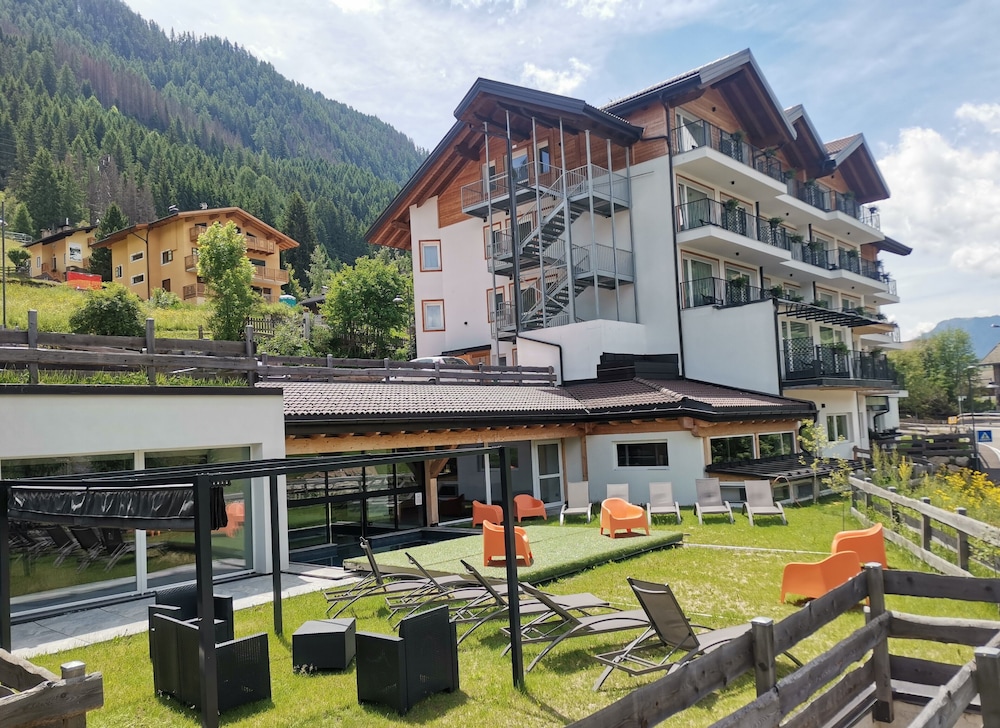 Hotel Monti Pallidi 5/37
