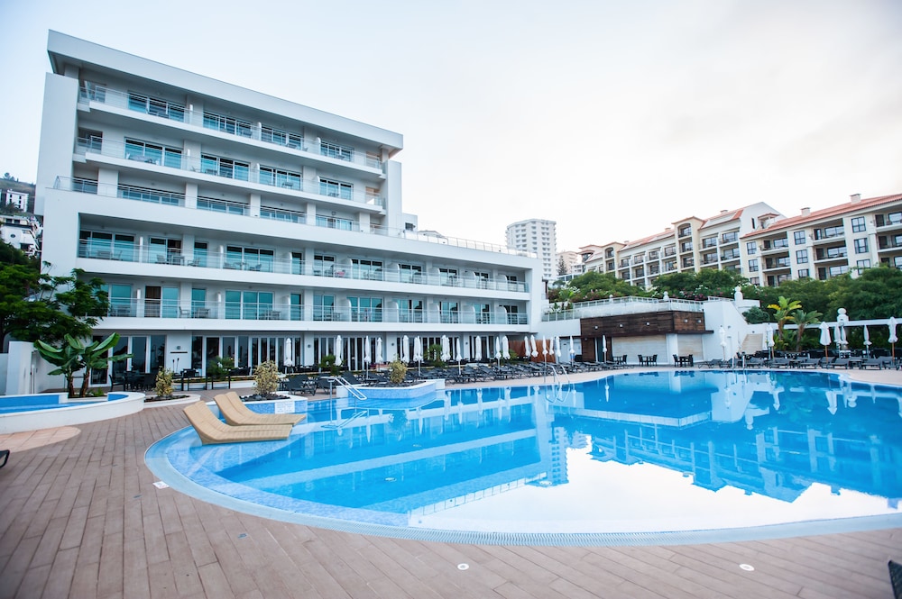 Hotel Melia Madeira Mare in FUNCHAL