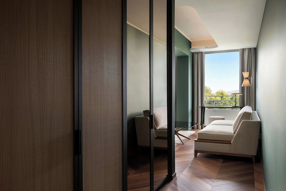 جناح جونيور بغرفة نوم واحدة، Sheraton Lake Como Hotel 2/4