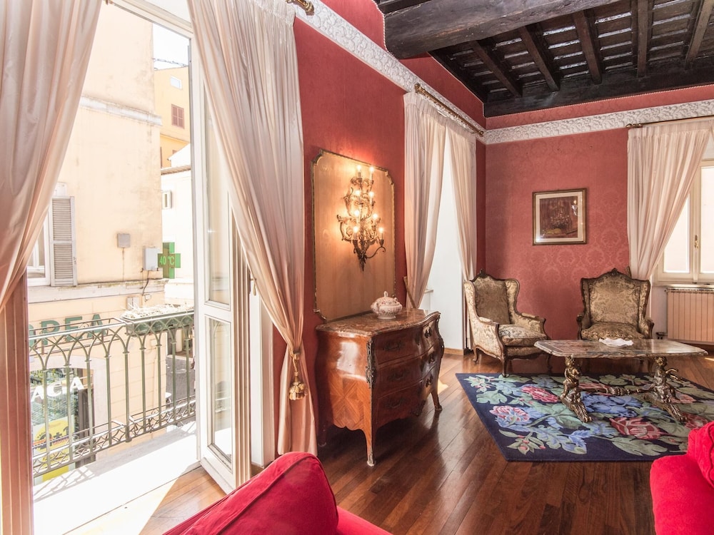 RSH Spanish Steps Luxury Apartment 27/44