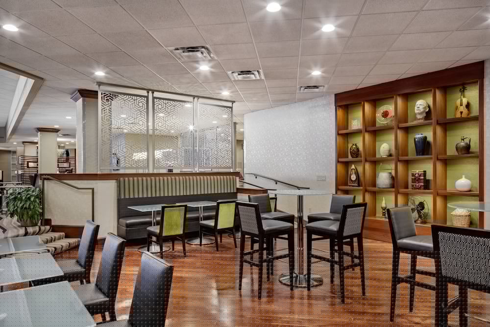 Sheraton Syracuse University Hotel &amp; Conference Center 18/33