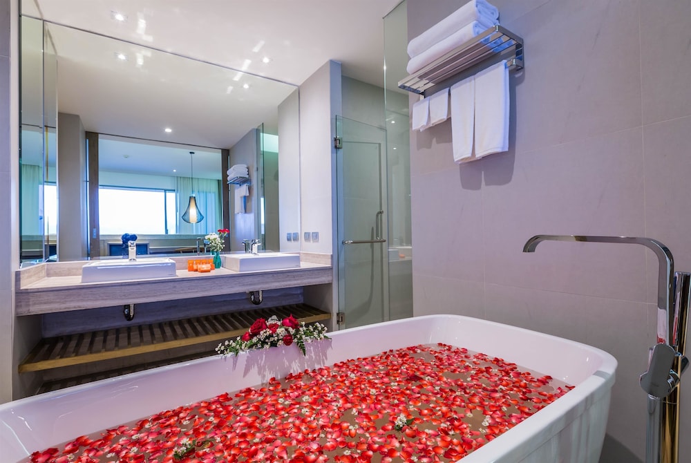 Wyndham Grand Phuket Kalim Bay 36/74