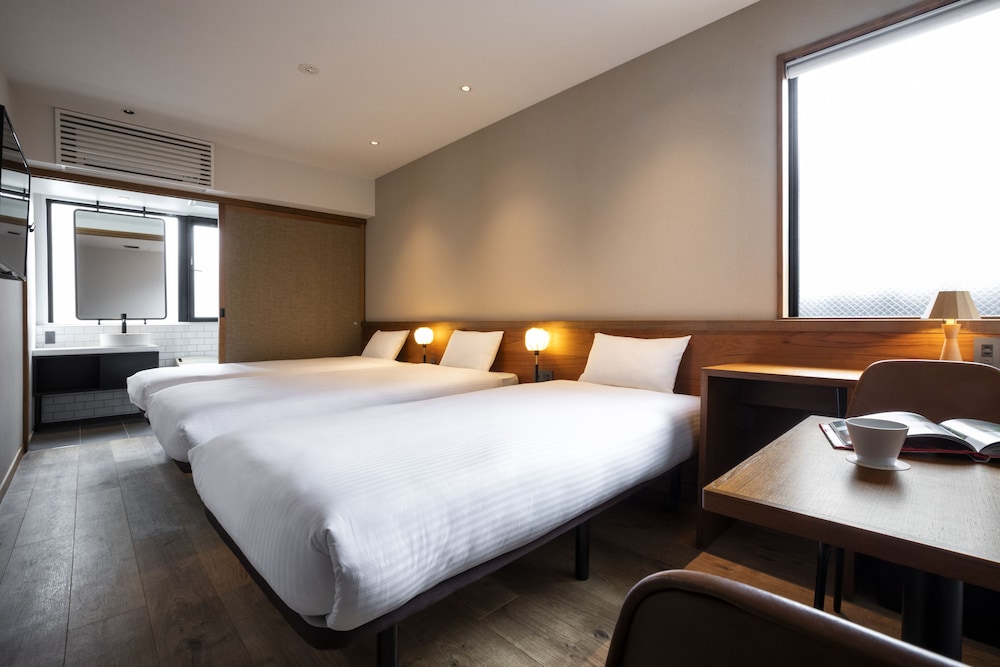 ROOM, TRIPLE