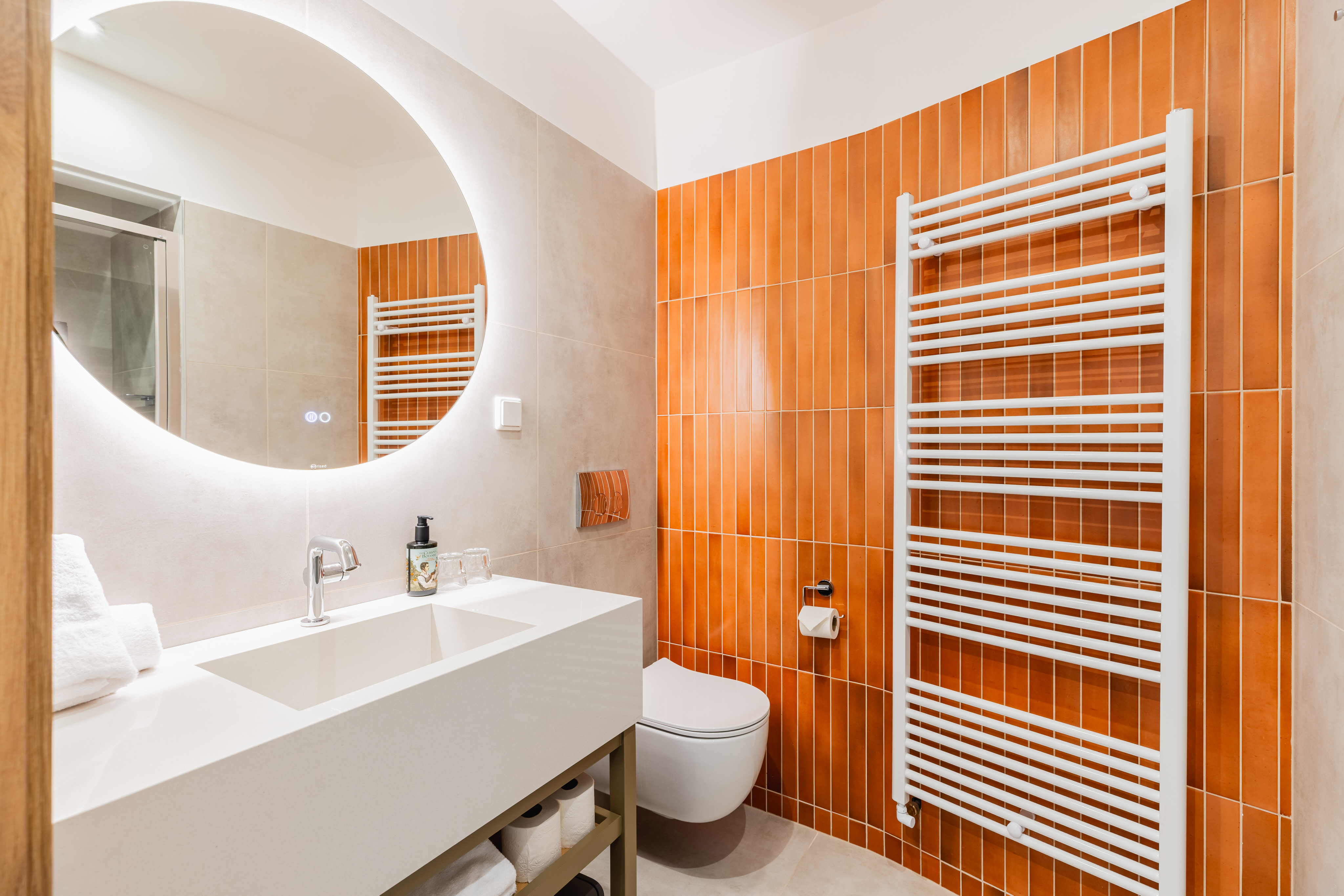 غرفة قياسية بسريرين منفصلين، FortyPlusOne Hotel 5/7