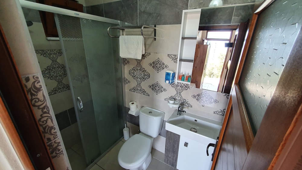Nazan Motel & Restaurant & Beach 50/50