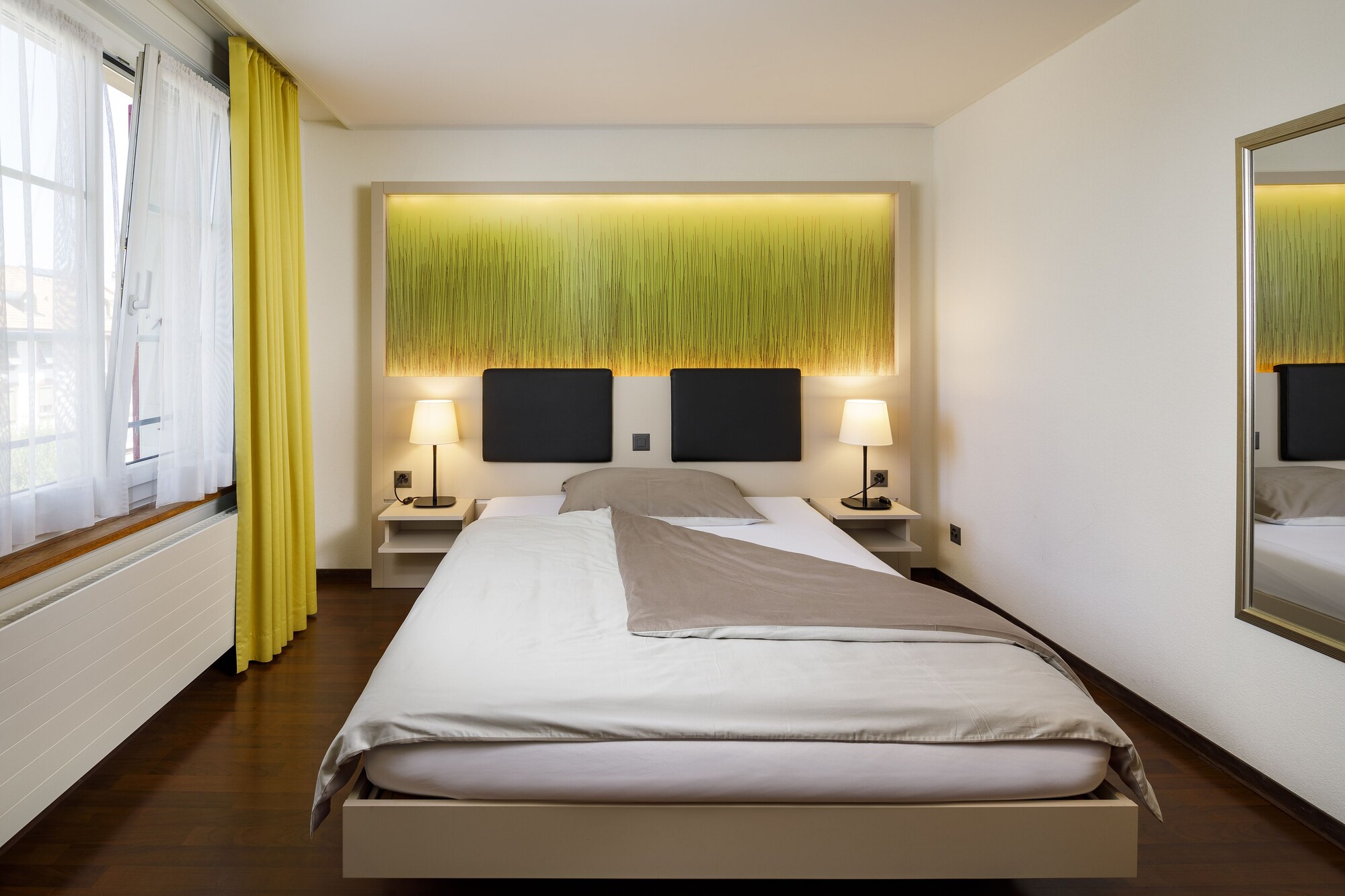 ECONOMY, QUEEN BED
