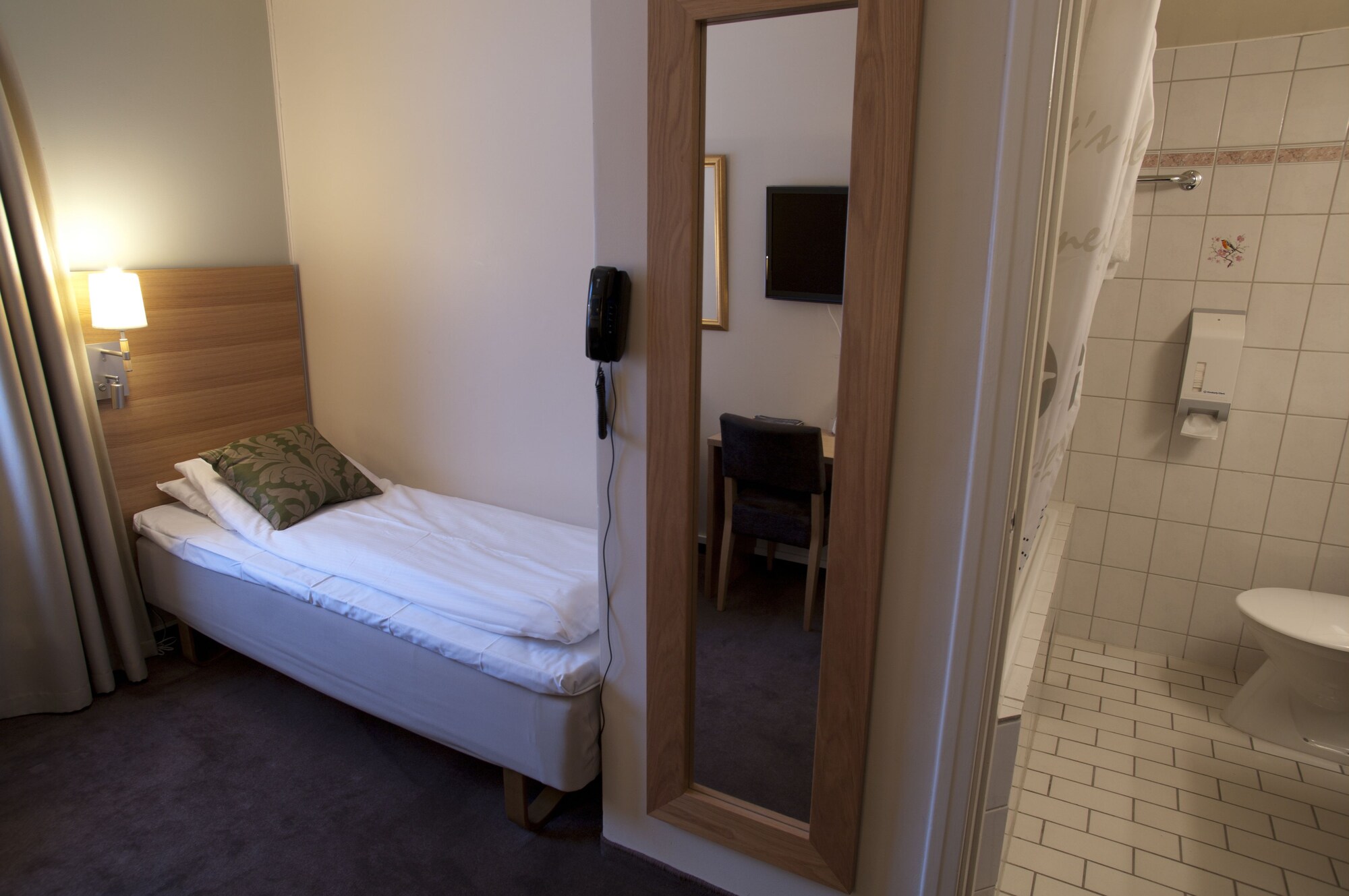 Room, Single, Single Bed