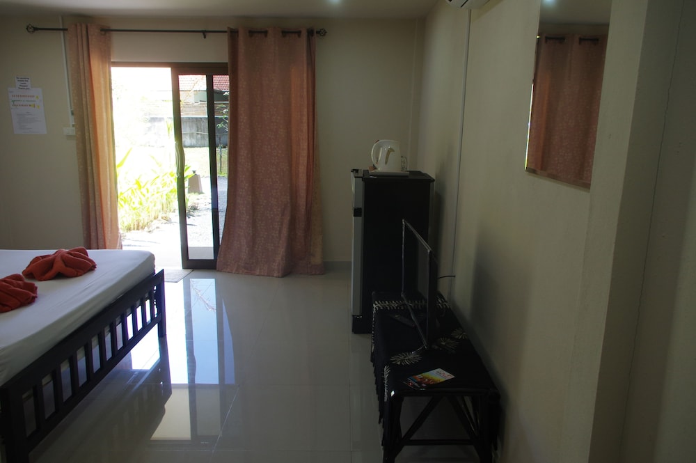 Thai House Beach Resort 20/50