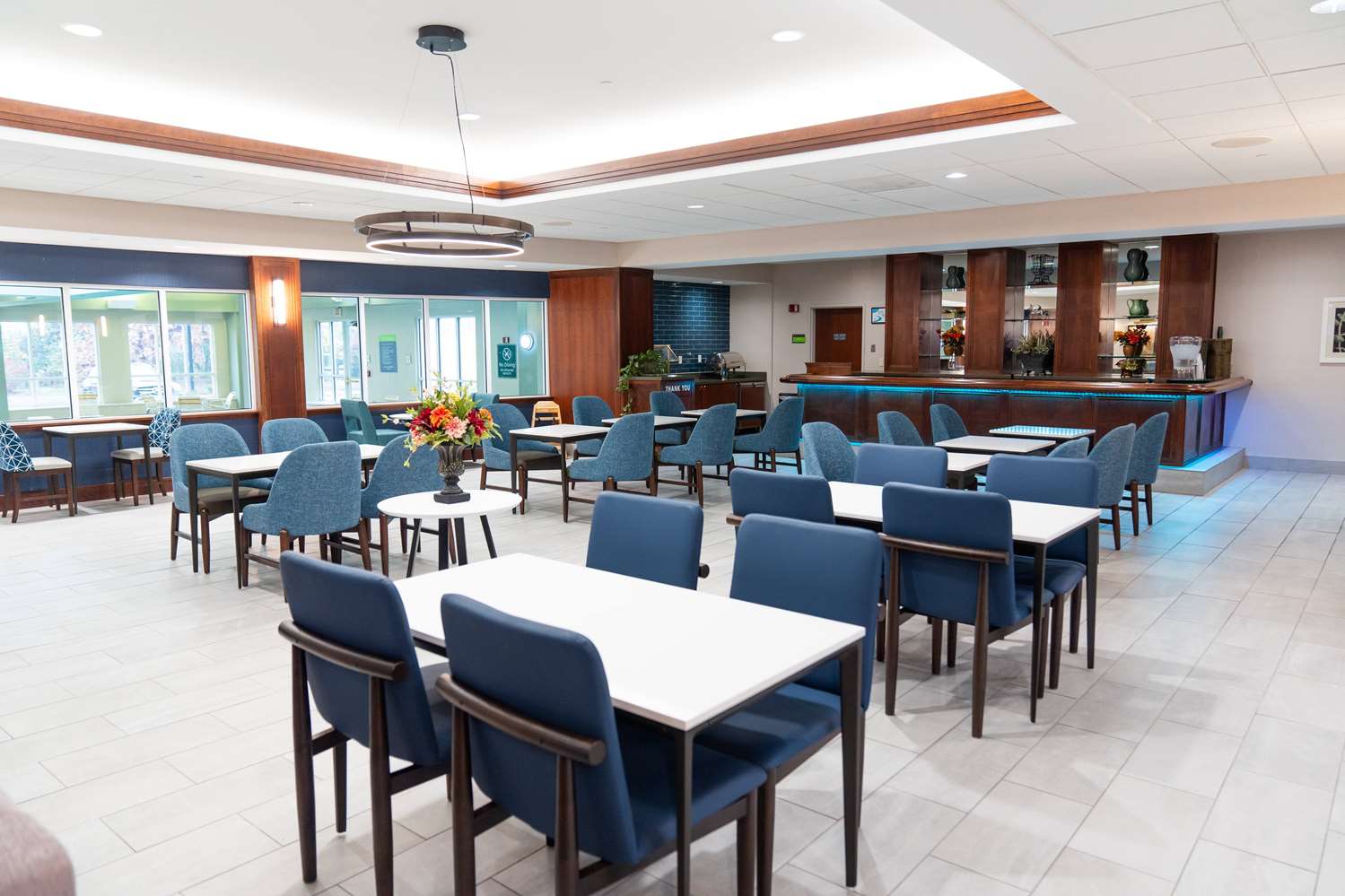 La Quinta Inn & Suites by Wyndham Bannockburn-Deerfield 34/56