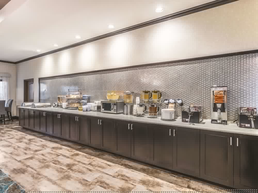 La Quinta Inn & Suites by Wyndham Dallas Grand Prairie South 35/44