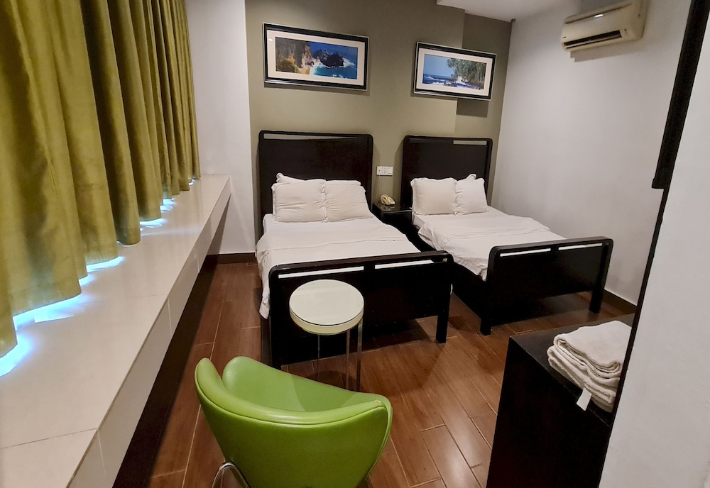 Crossroads Hotel 31/46