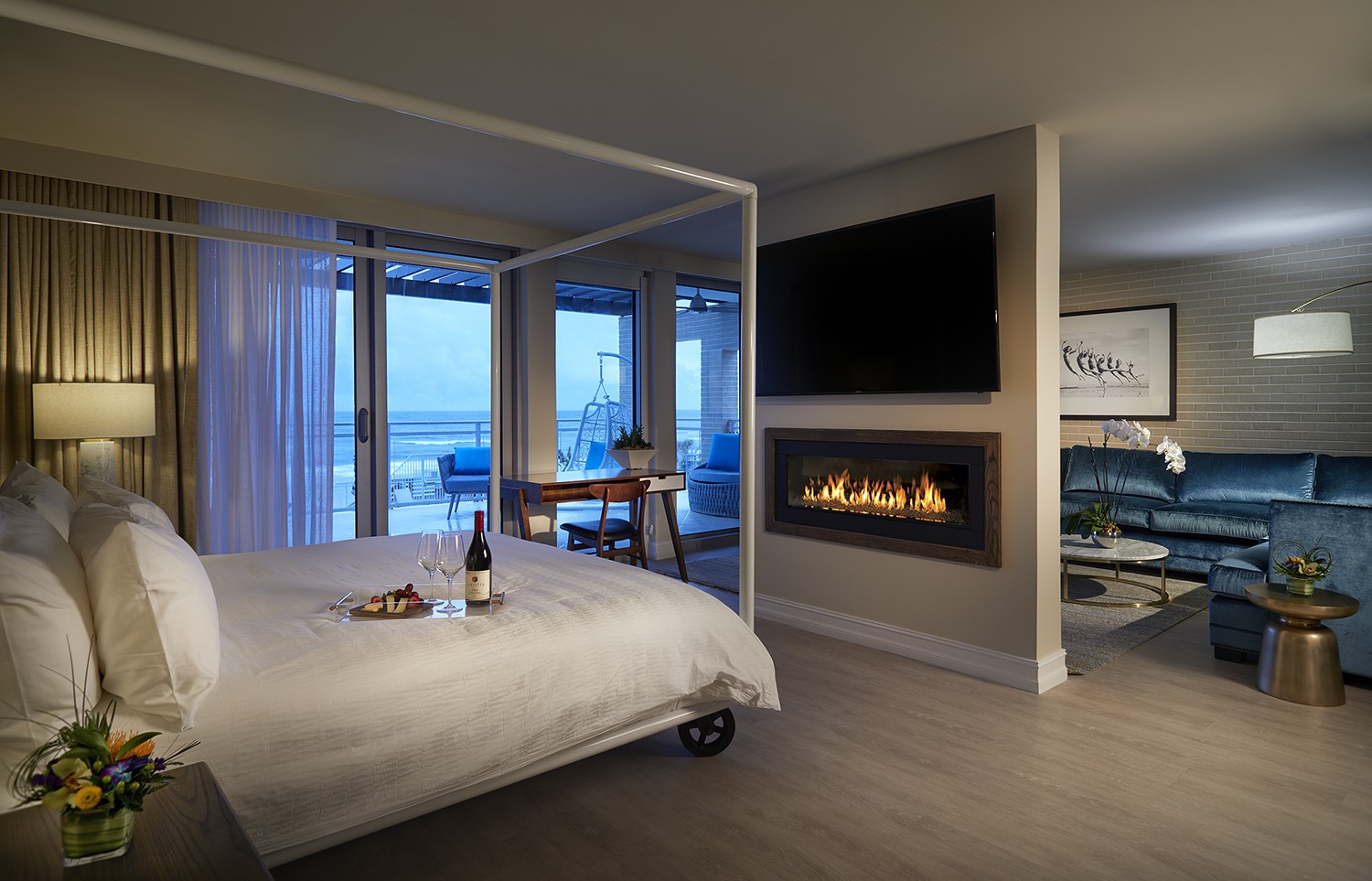 Royal, Rock, Studio, Suite, King Bed, Ocean Front