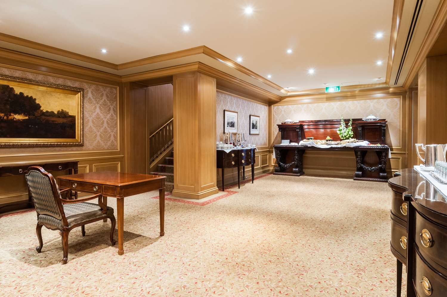 Sir Stamford Circular Quay 25/46