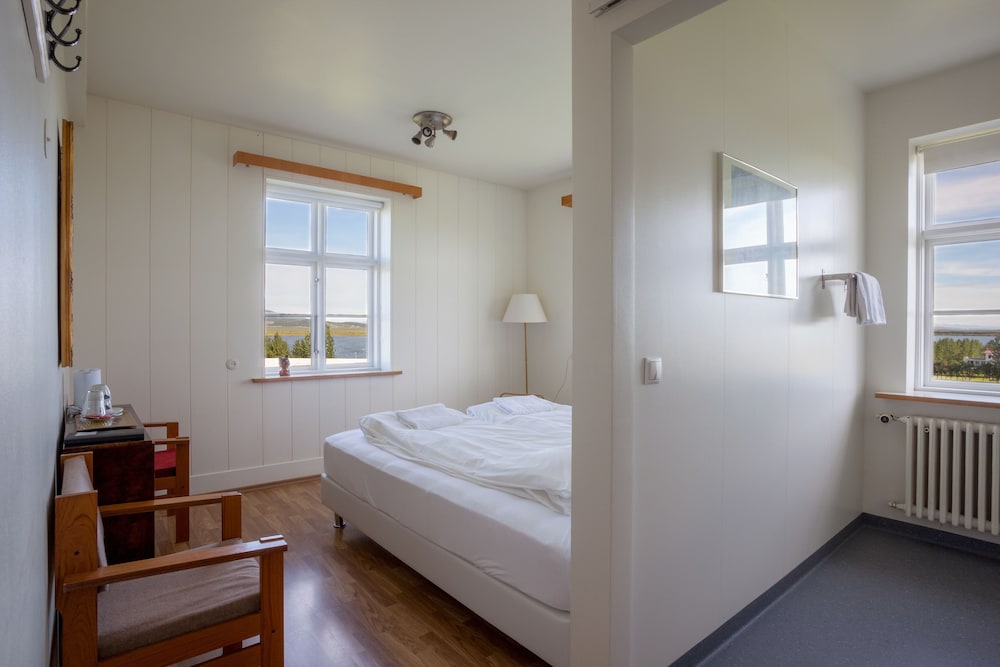 Heradsskolinn Historic Guesthouse 8/50