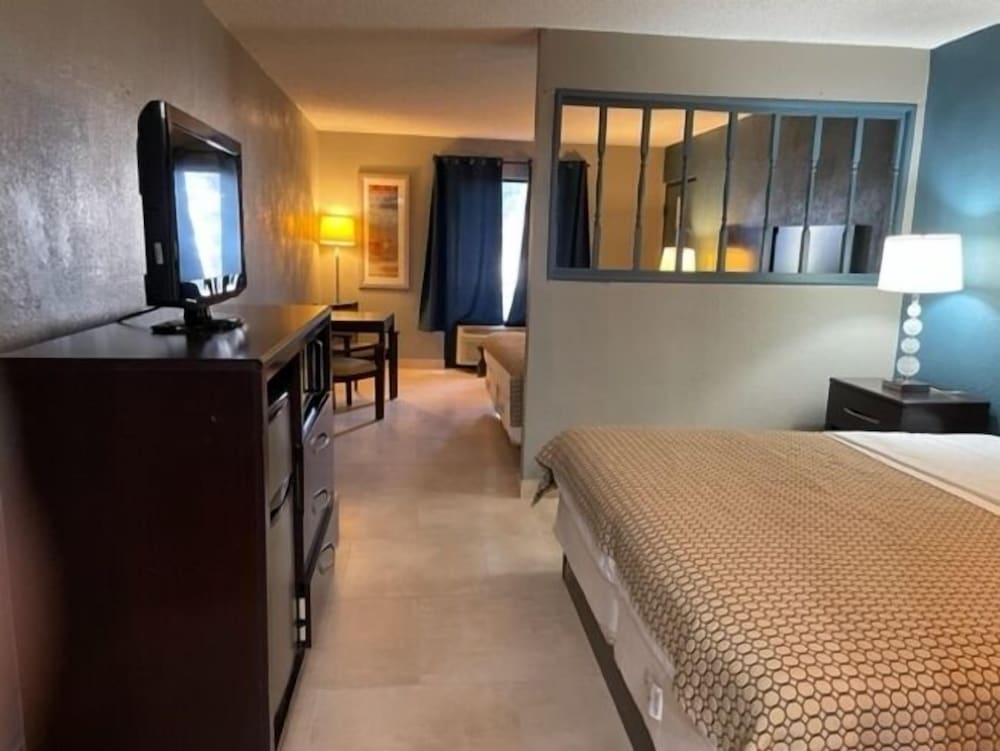 2 Bedrooms, Deluxe, 2 King Beds