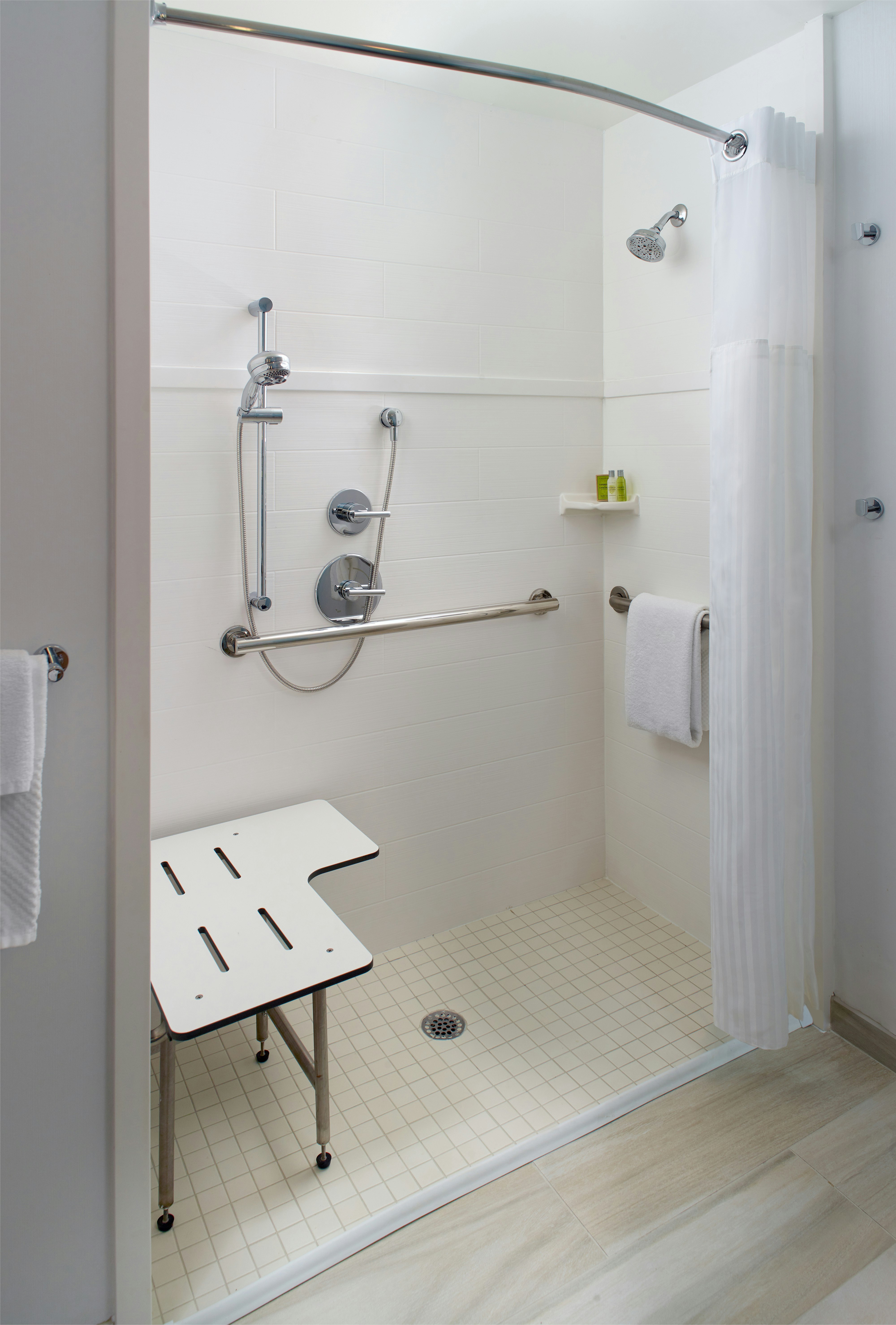 ROOM, KING BED, ACCESSIBLE