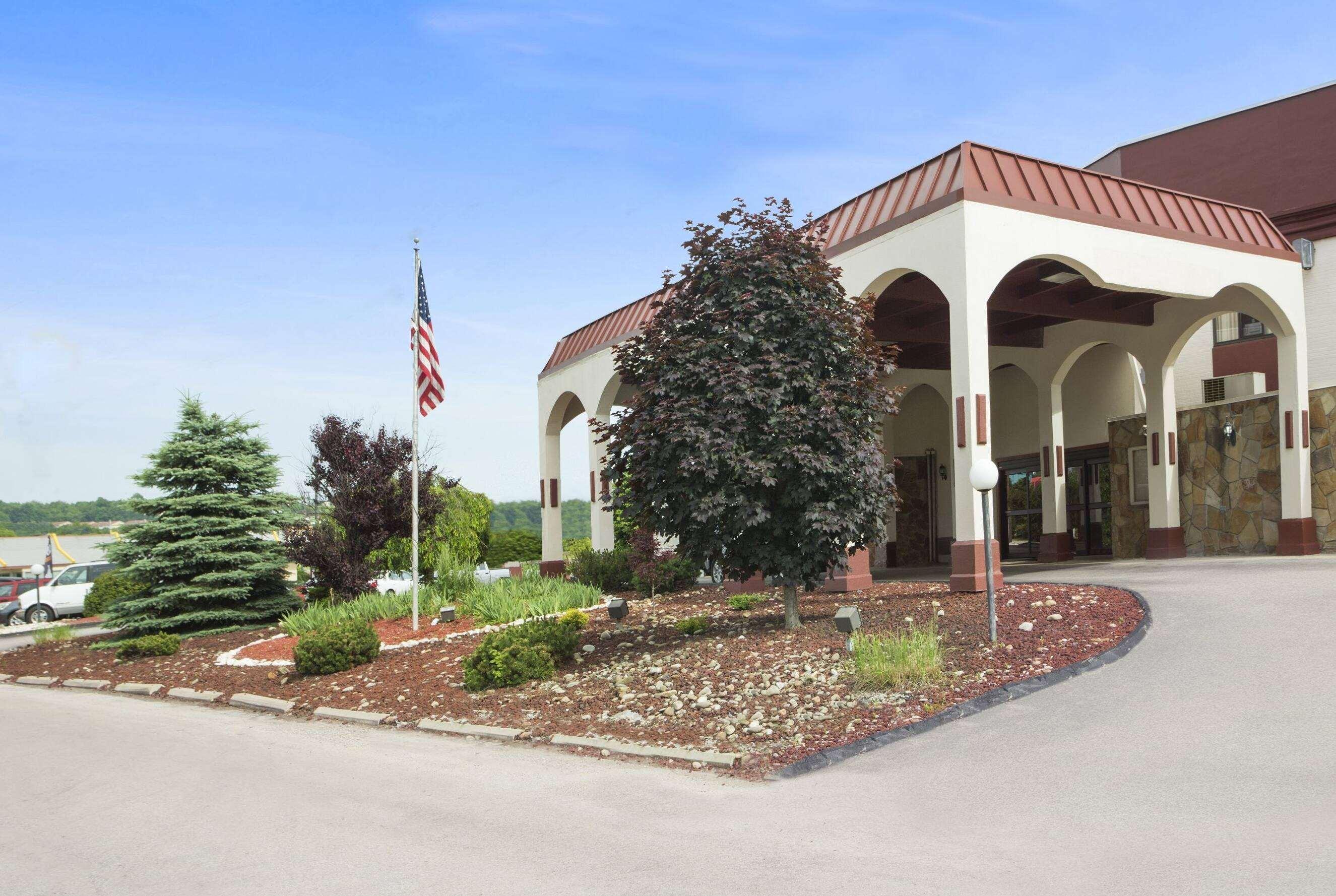 Ramada by Wyndham Pittsburgh/New Stanton 35/38