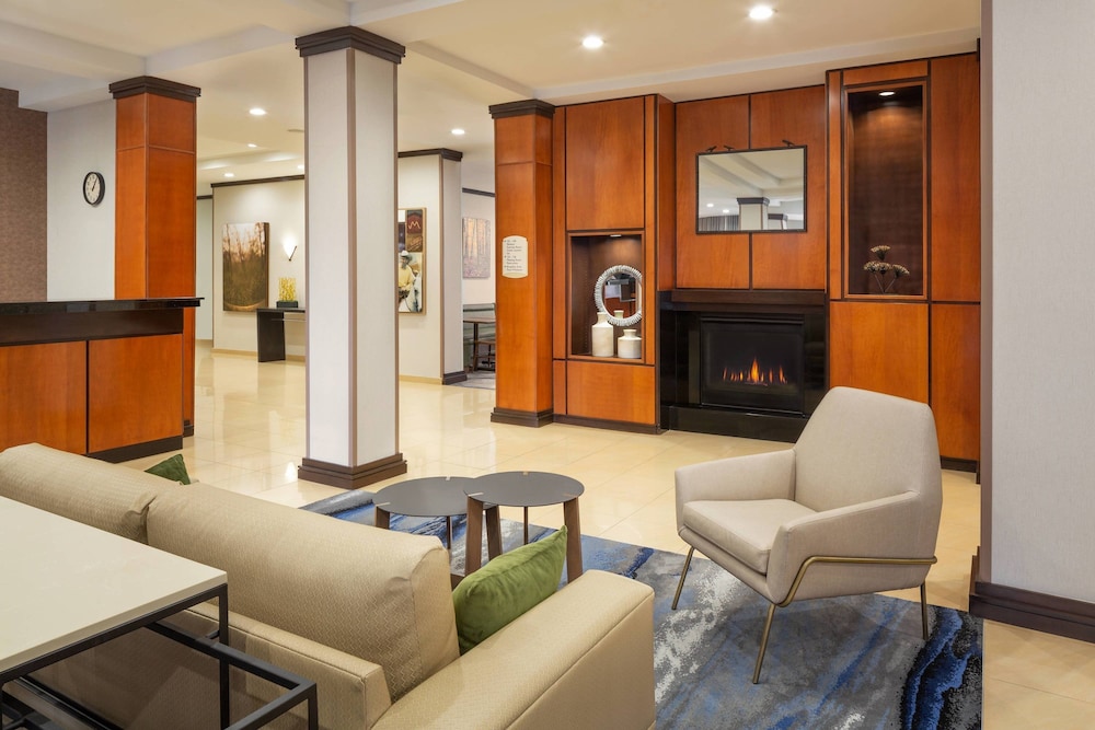 Fairfield Inn and Suites by Marriott Selma Kingsburg 21/36