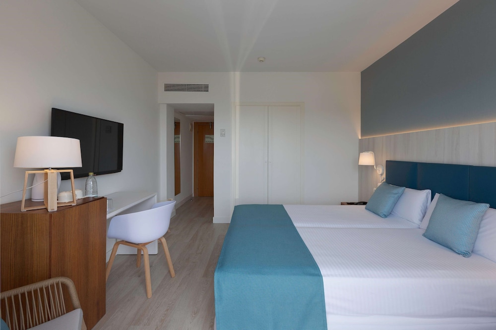 Alua Illa de Menorca 23/50