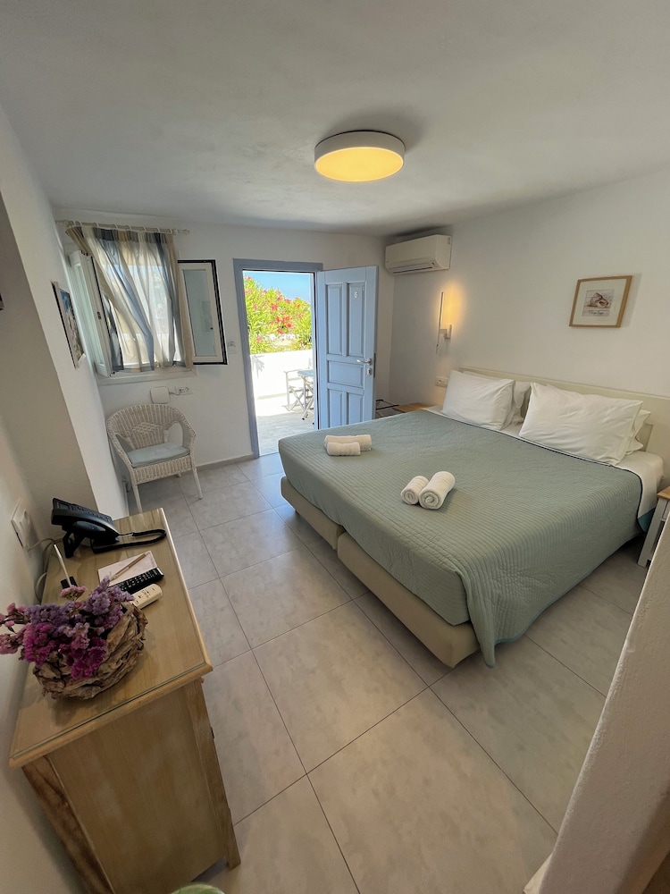 ROOM, DOUBLE OR TWIN BED, GARDEN VIEW