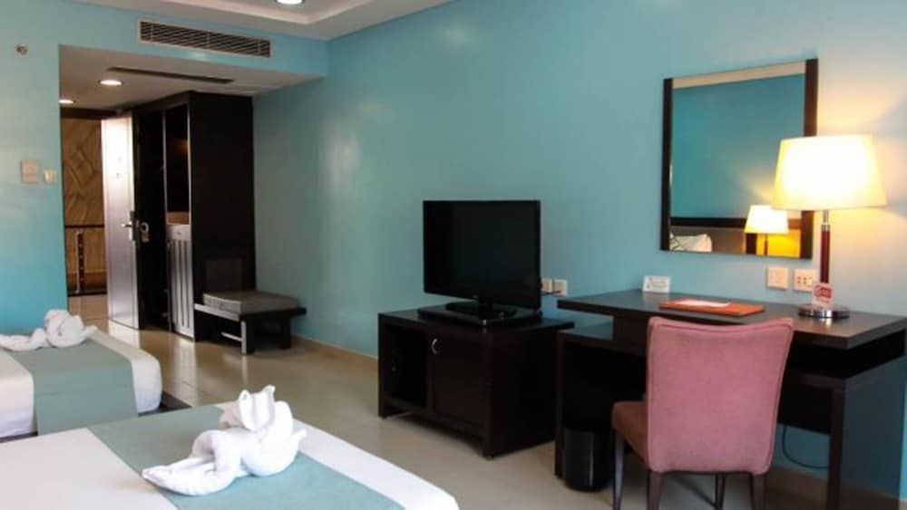 Tanza Oasis Hotel And Resort 41/50