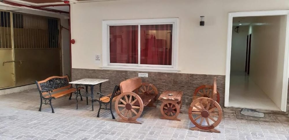 Erikos House 32/34