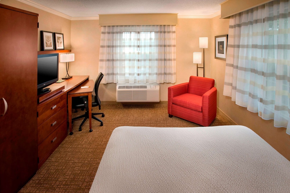 Sonesta Select Boston Danvers 14/26