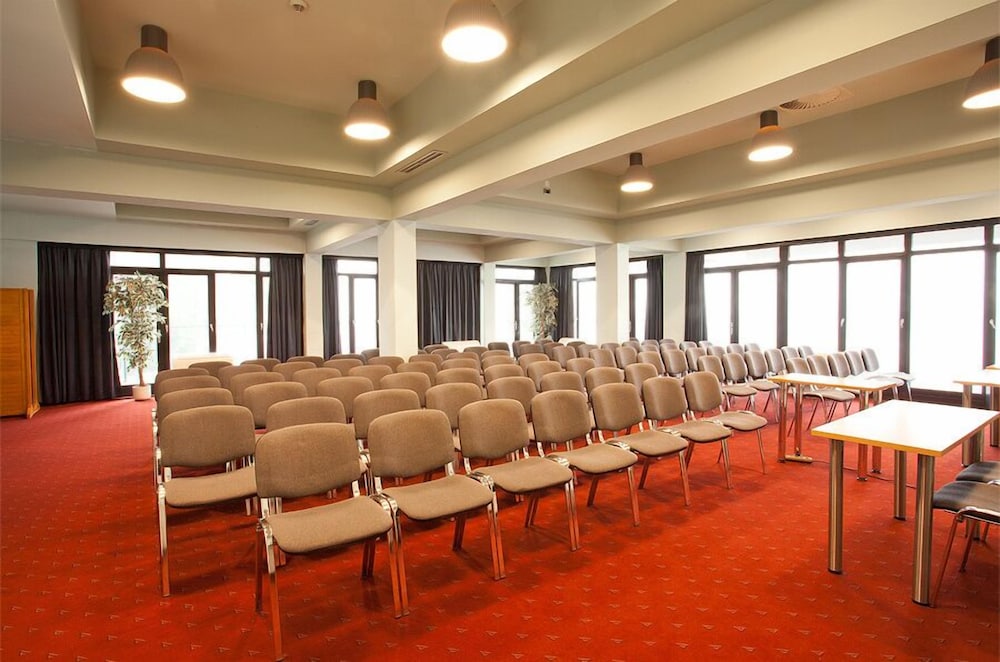 Hotel Tomislavov Dom 51/67