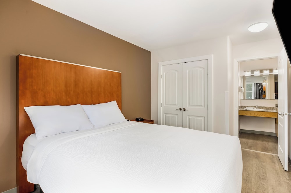 Efficiency, Studio, Suite, Queen Bed
