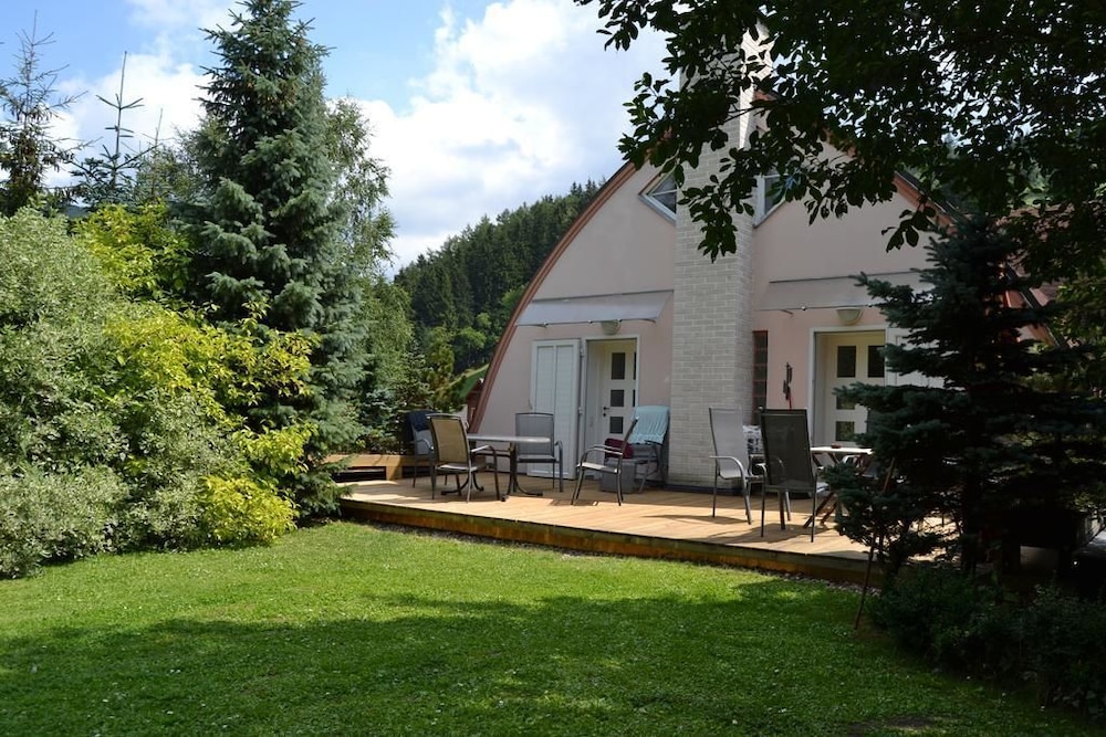 Apartments Holiday Pec 25/28